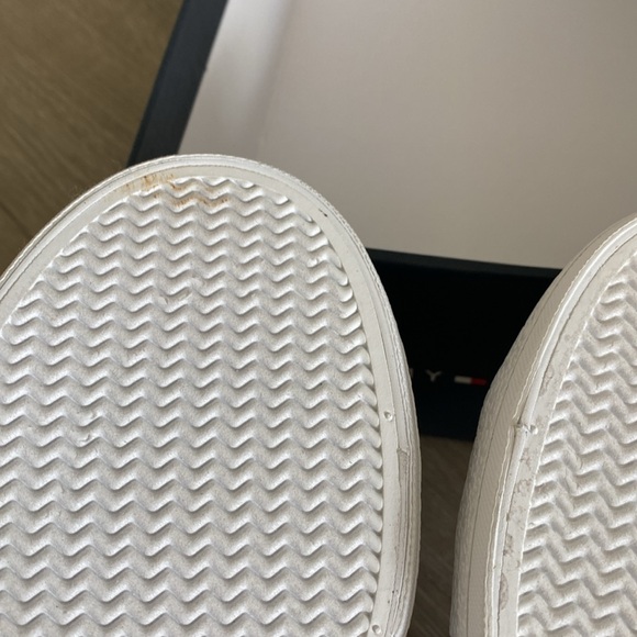 Tommy Hilfiger all white Lace sneakers - Picture 4 of 5
